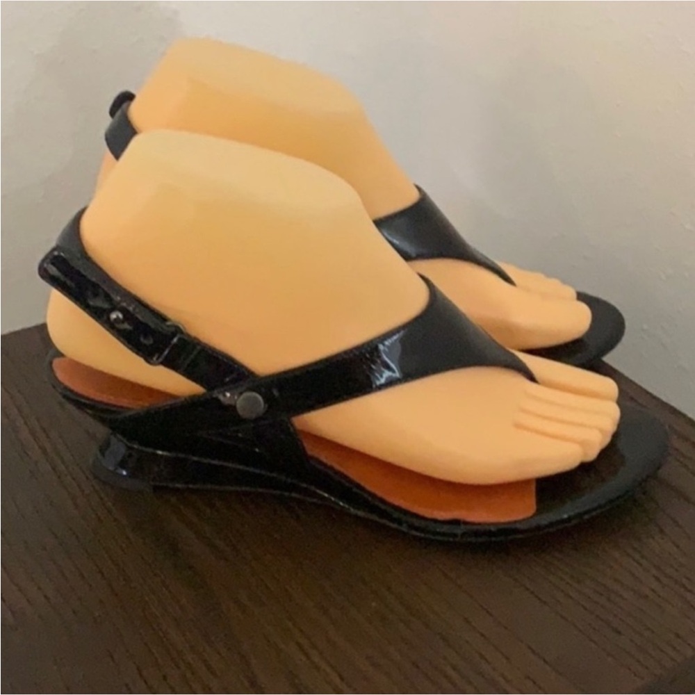 Authentic Vía Spiga designer black patent leather wedge sandals Sz 7 - Picture 3 of 9
